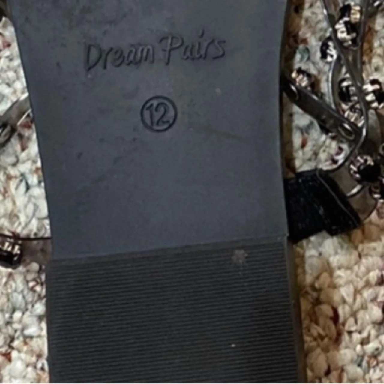 Dream Paris Dream Pairs Slides Sandals - Image 3