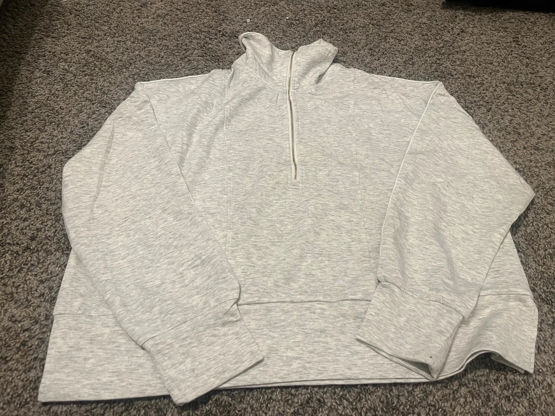 Stay stylish and comfortable with this chic gray pullover top. Perfect for any casual outing. - Image 8