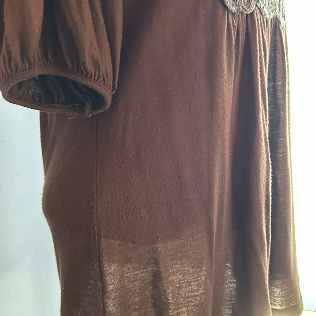 Dark brown crocheted lace bib front elbow puff sleeve top Size L - Image 8