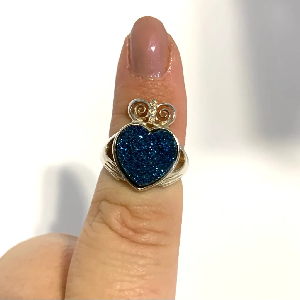 STERLING SILVER BLUE HEART SHAPED DRUZY QUARTZ CLADDAGH RING (5) - Image 10