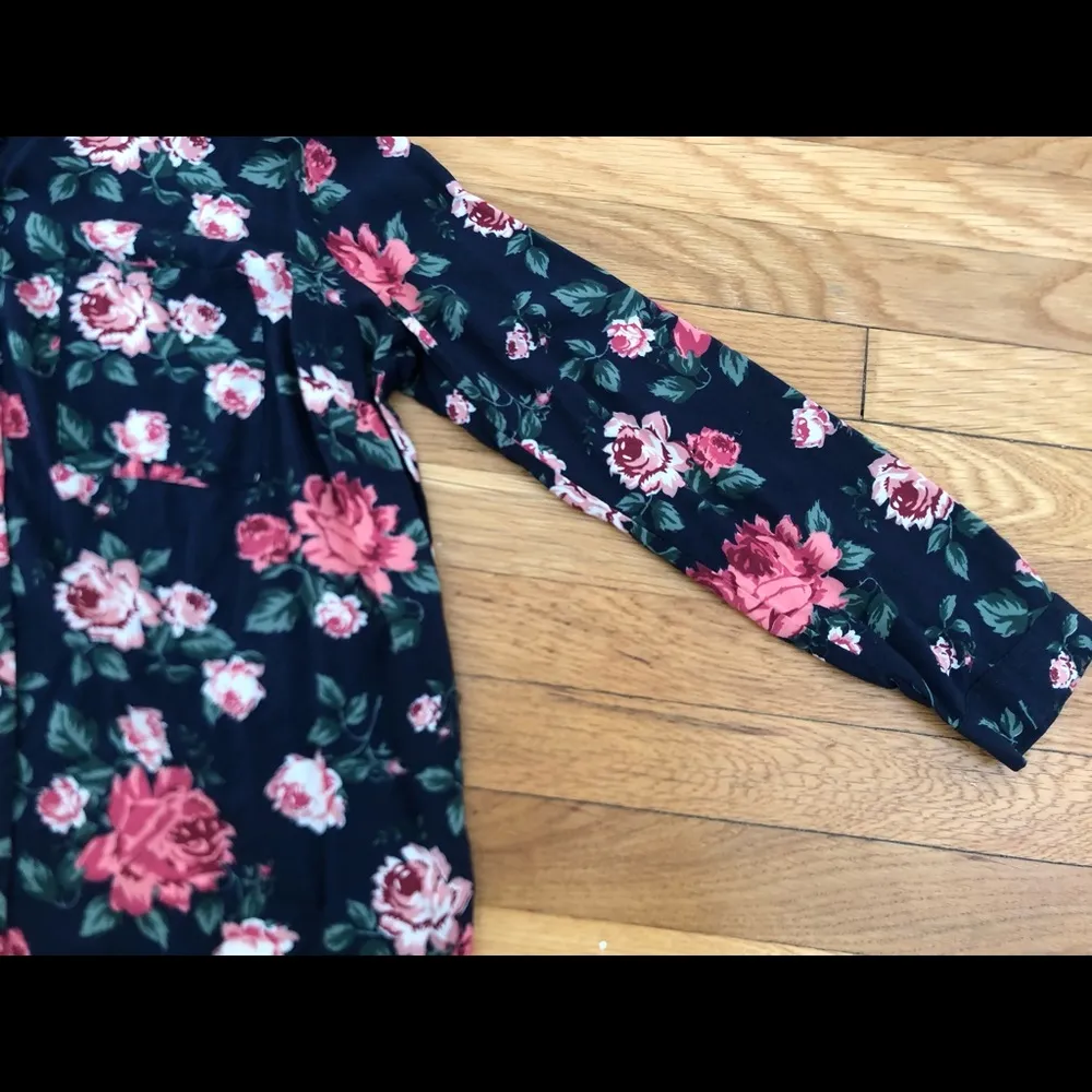 Divided H&M Size 12 Floral Button Up Blouse - Image 7