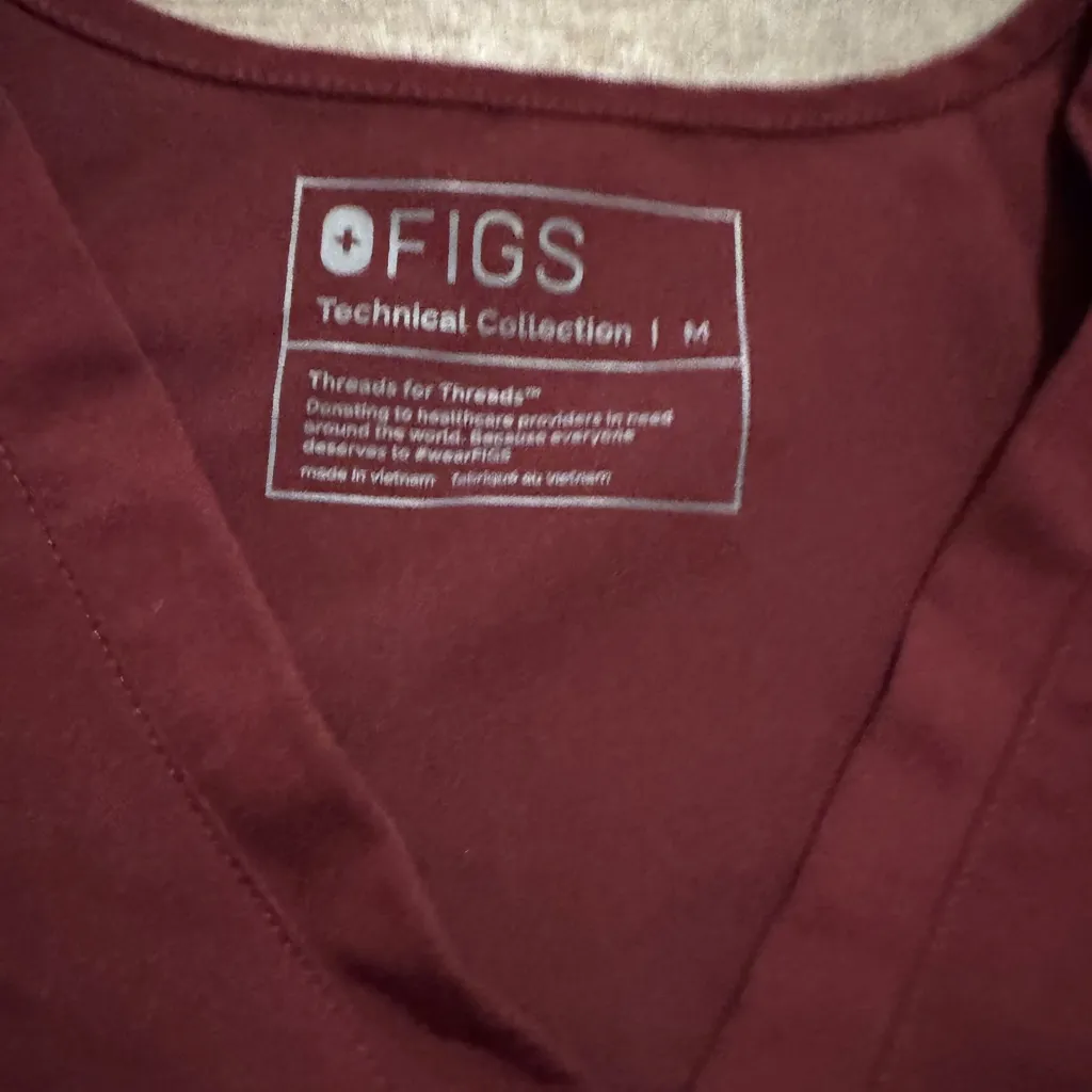 Figs Maroon Short Sleeve scrub top size medium - Image 2