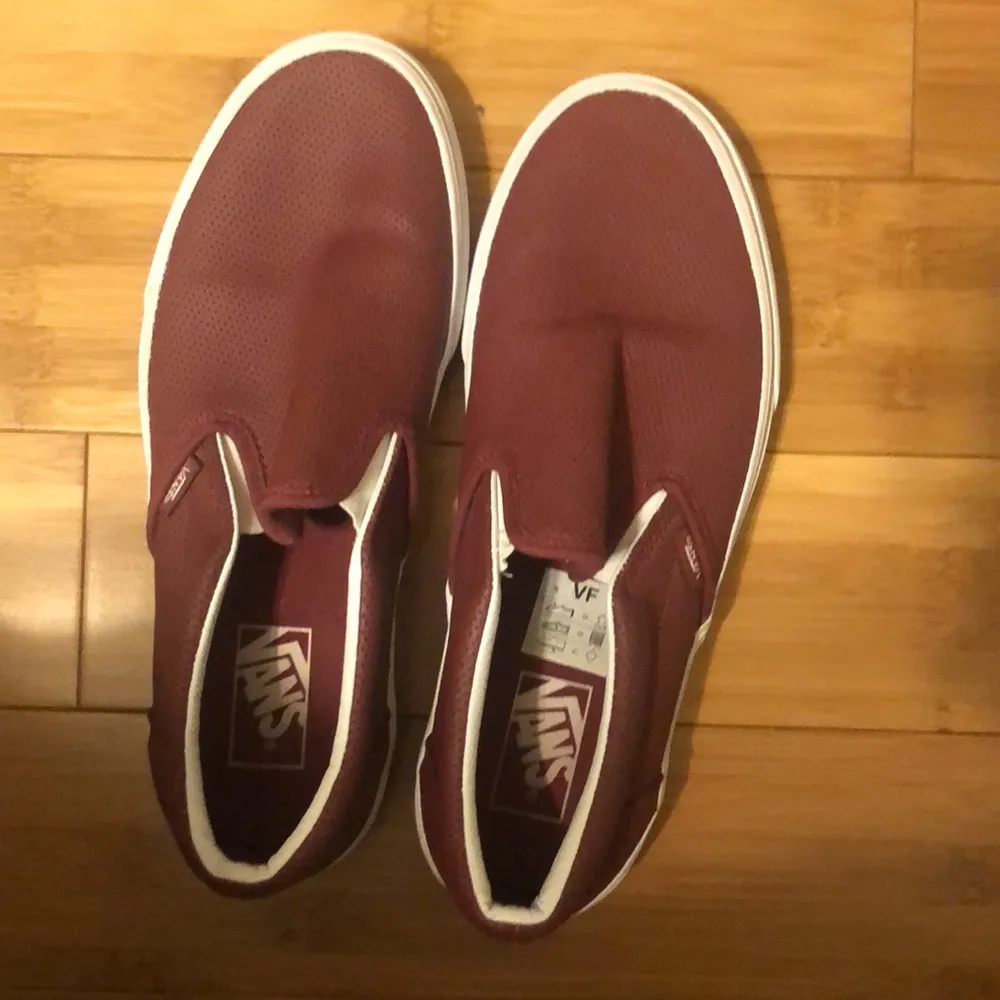 Vans Perf Leather Classic Slip-On Size 8.5 M/10 W - Image 4