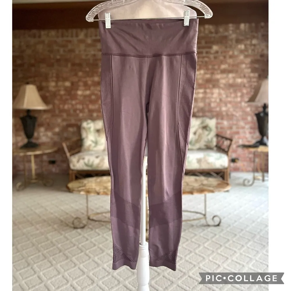 Avira Vibes Dusty Purple Mauve Leggings NWOT M Size M - Image 3