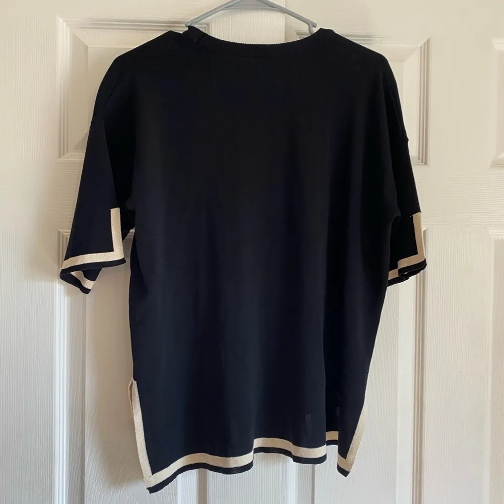 Amazon size large black and white knit short sleeve popover neutral clean girl - Image 6