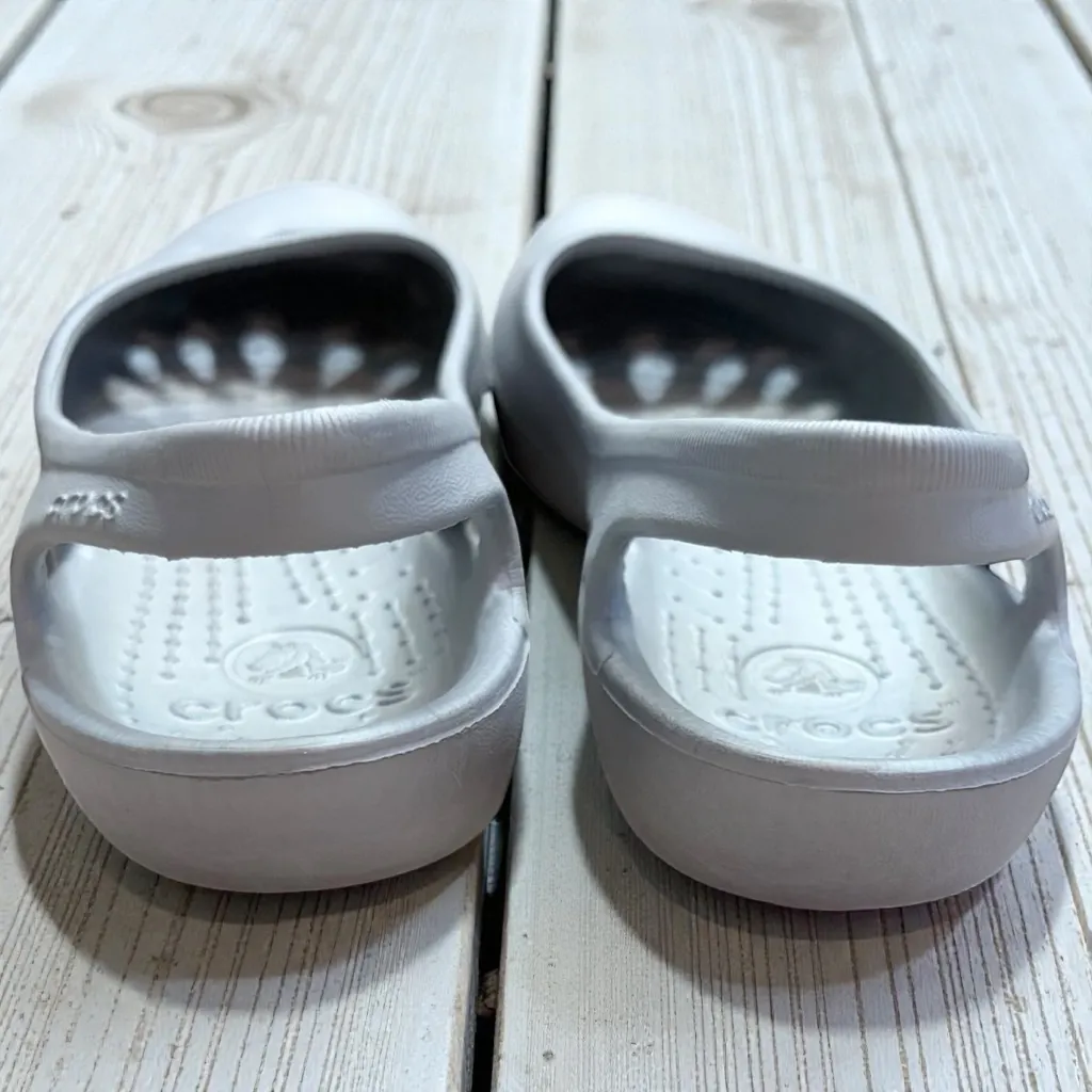 Crocs  Women’s Malindi Slingback Silver Size 5 EUC - Image 3