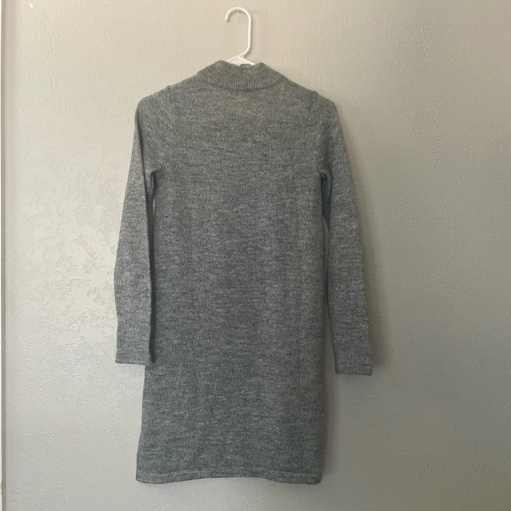 H&M oversized grey sweater - Image 2