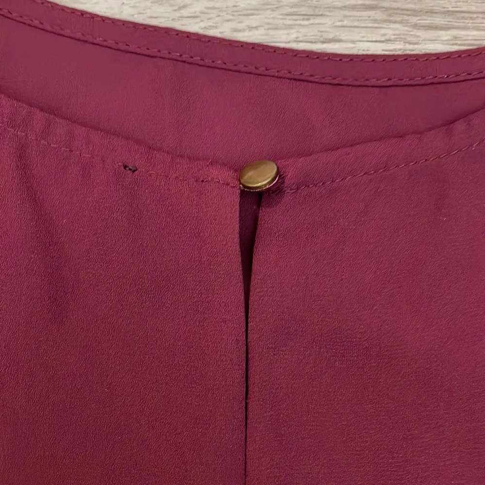 Wine Red Sleeveless Long Sheer Tank Top Keyhole with Button Back S - Image 7