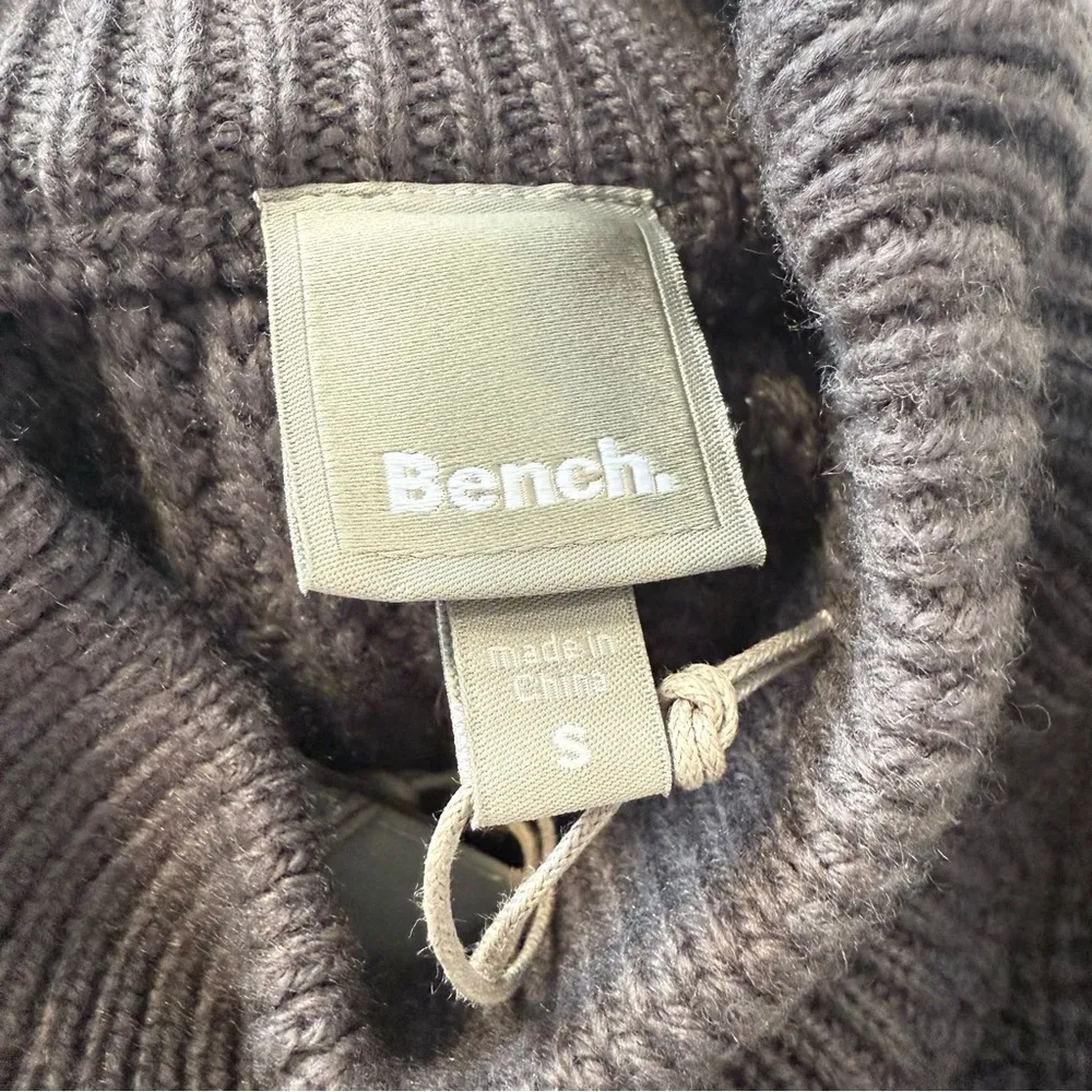 BENCH GRAY MOCK-NECK OVERSIZED KNIT SWEATER SIZE SMALL - Image 3