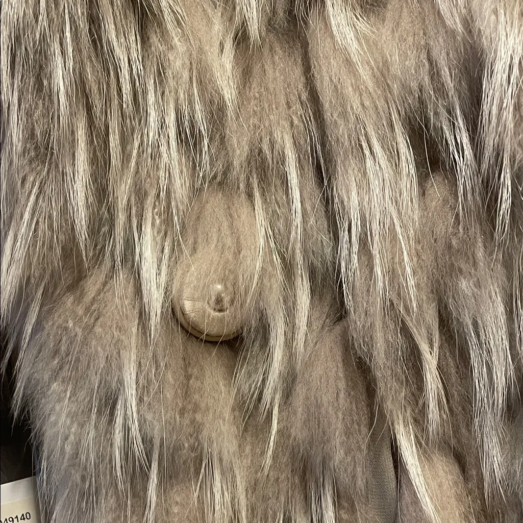 Elegant Raccoon Fur From Finland Long Vest Size 12 - Image 3