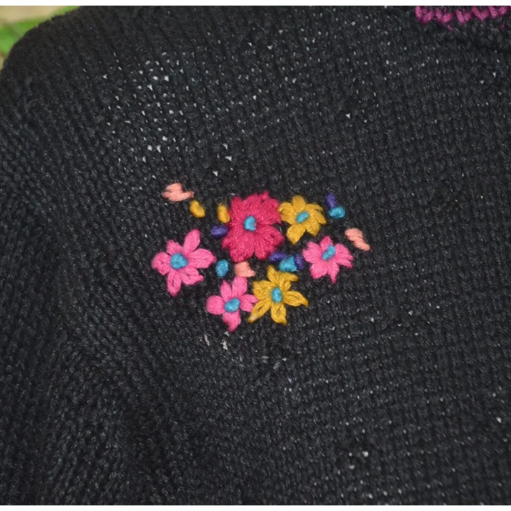 Vintage Portraits by Northern Isles Black Floral Hand Knitted Sweater Size L Size L - Image 5