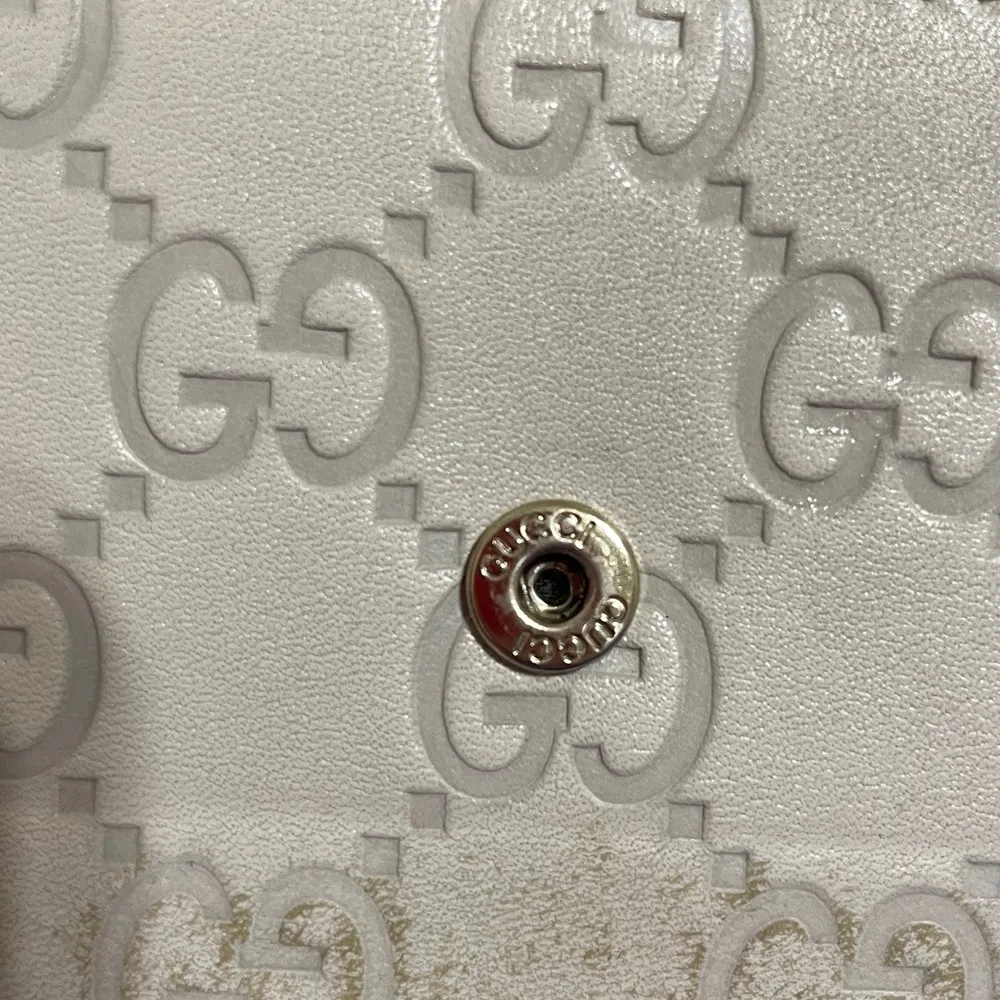 Gucci  Embossed  Leather Compact Wallet - Image 8