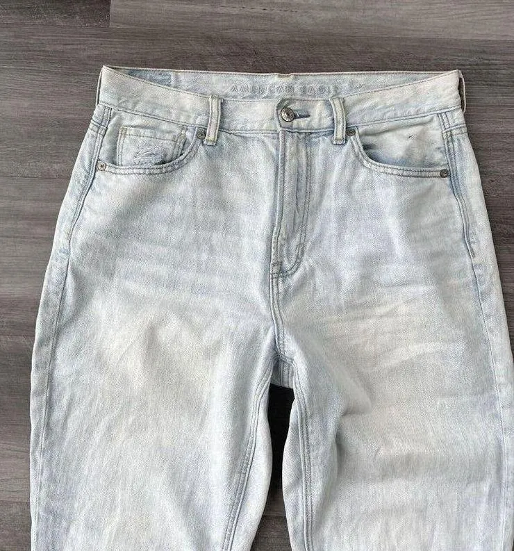 Mom Jeans Size 8 Light Wash Distressed Raw Hem High Rise - Image 4