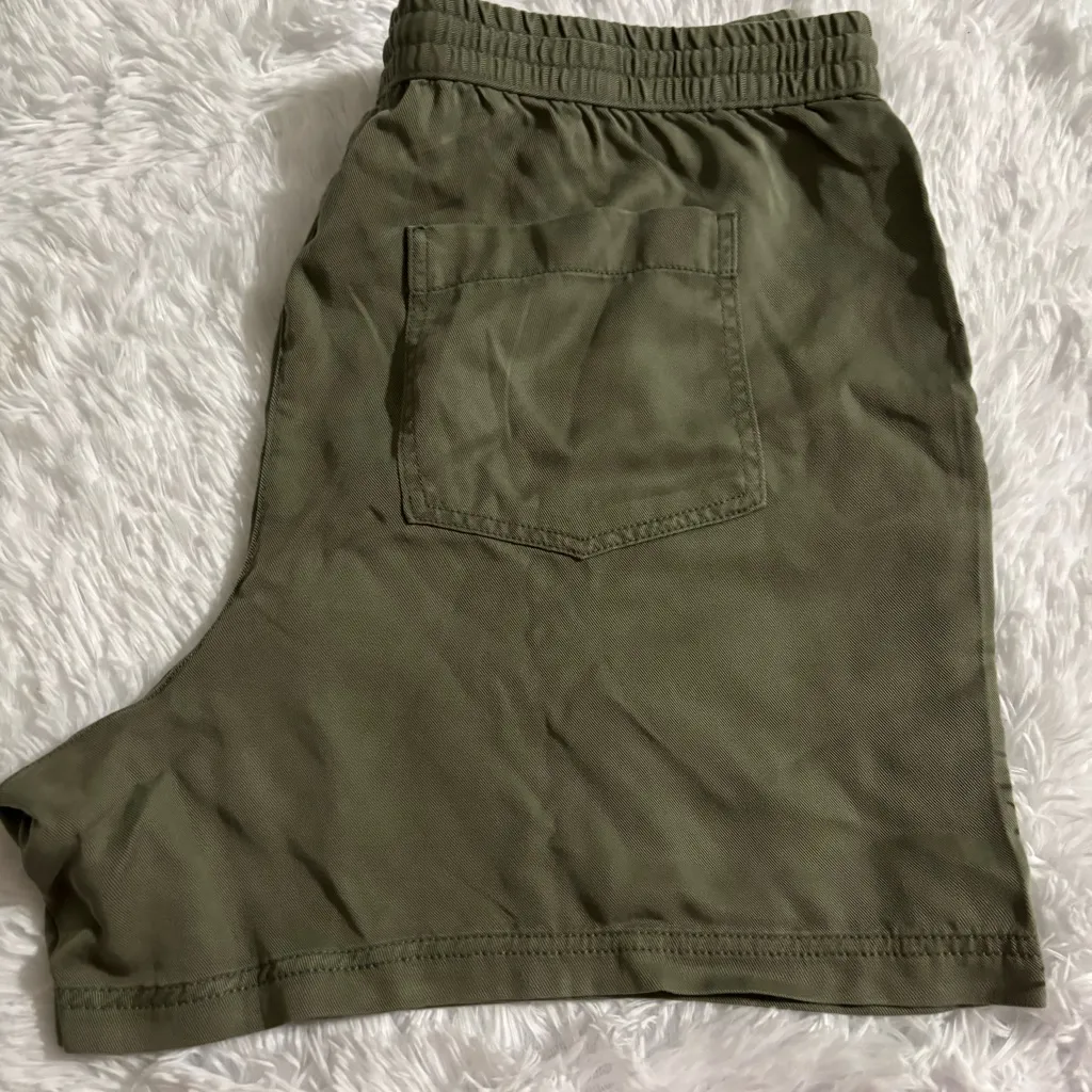 Talbots Olive Cargo Shorts - Image 5