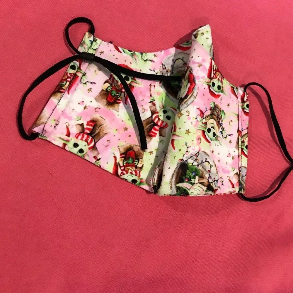 Disney’s Star Wars Baby Yoda Christmas Face Mask - Image 4