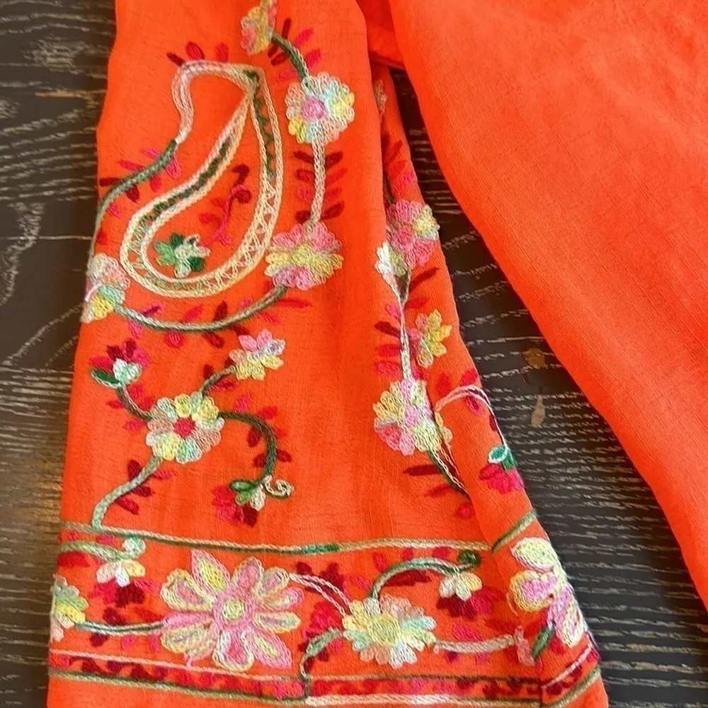 Fig and Flower Orange Boho Floral Embroidered Flare sleeve Tunic top sz small - Image 7