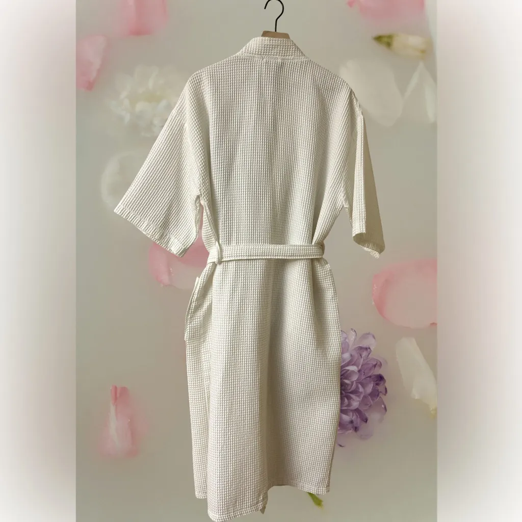 Luxor Linens "Hers" Egyptian Cotton Waffle Weave Spa Robe, White, OSFM White Size undefined - Image 4