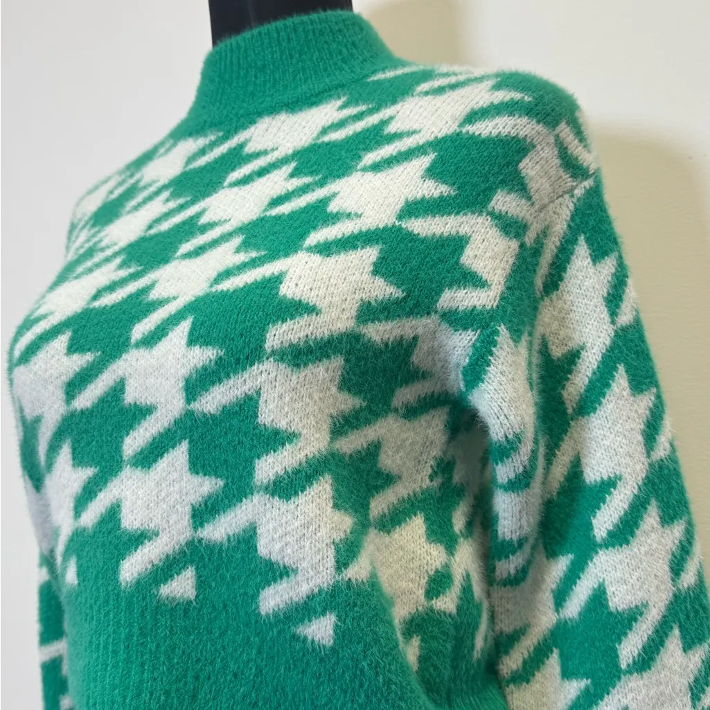 Green and White Houndstooth cropped sweater (Fits Youth Large/ Women’s XS) - Image 2