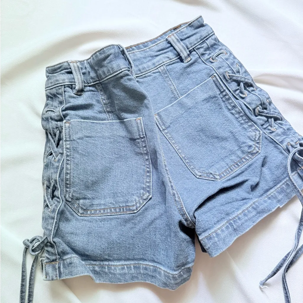 H&M Dark Denim Shorts - Image 3