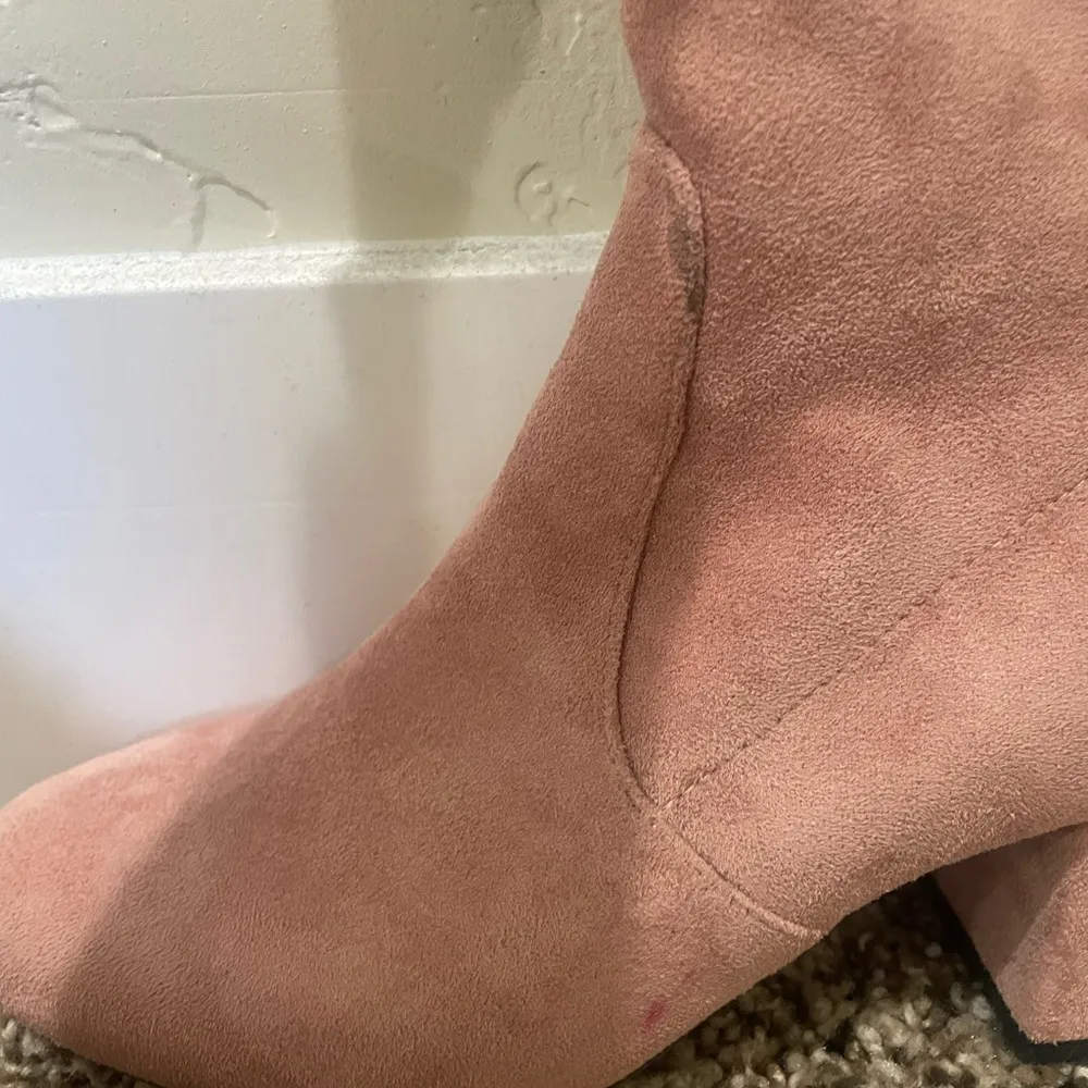 Pink suede ankle boots Size 7.5 - Image 3