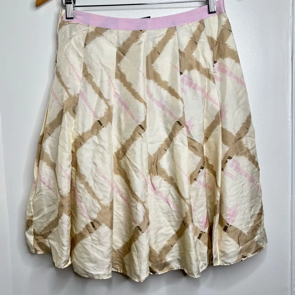 Gap 100% silk pleated skirt Women’s size 4 Geometric Print Lined Light Pink Tan - Image 6