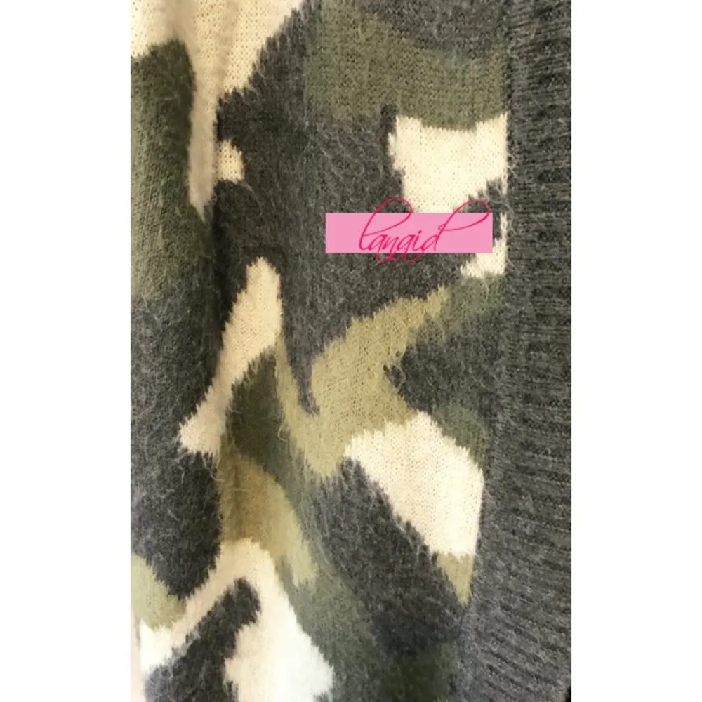 Universal Thread Distressed Camo Cardigan Oversized Olive Camouflage Sweater XS - Image 8