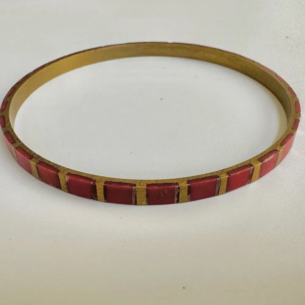 Red and gold tone brass bangle bracelet - Image 9