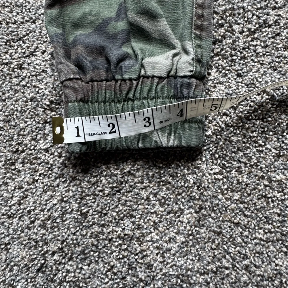 Aritzia TNA Alice Camo Cargo Jogger Pant XXS - Image 11