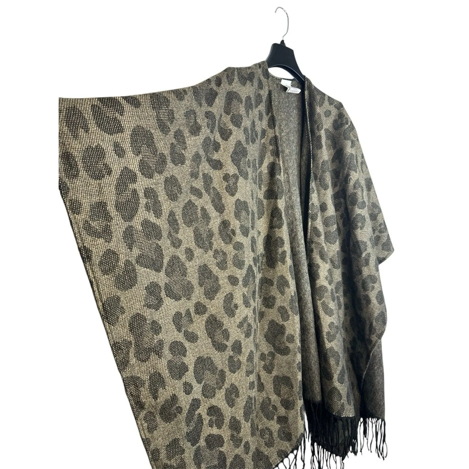 Woolrich Leopard Animal Print Cozy Blanket Wrap Shawl With Fringe‎ Trim One Size - Image 3