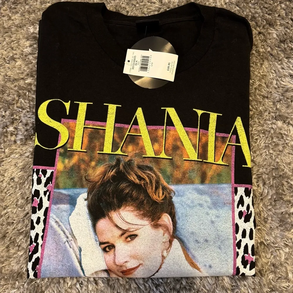 Buckle brand Shania Twain oversized vintage style tee - women’s size S/M. - Image 7