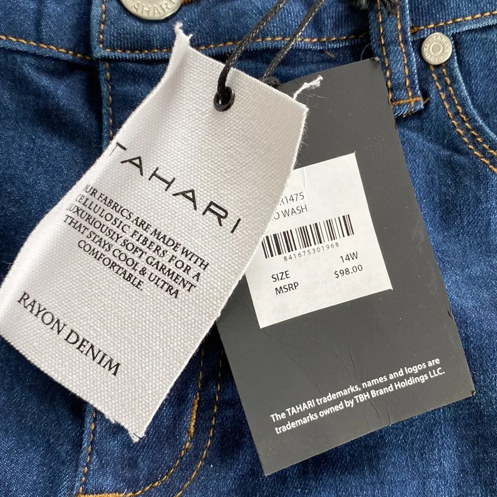 NWT Tahari Kelly Rayon Denim Skinny Jeans SIZE 14W - Image 2