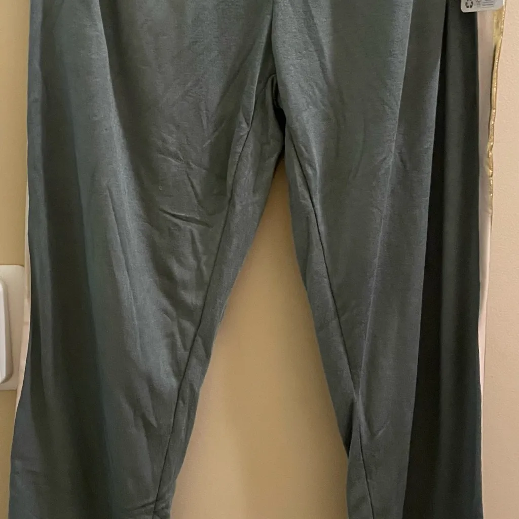 P.J. Salvage Women Loungewear Gold Star Status Banded Joggers Pajamas Small NEW - Image 2