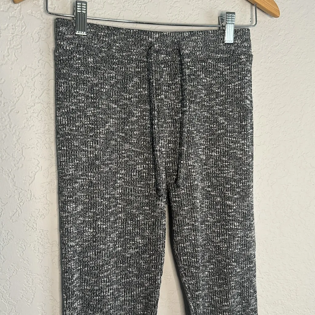 Gymshark Grey Ribbed Knit Leggings Stretchy Waffle Thermal Cozy Fall Small - Image 2