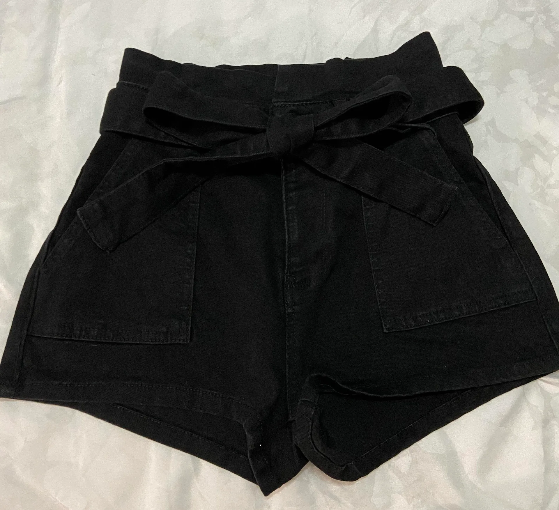 Black High Rise Paper Bag Denim Shorts Size 0 - Image 4