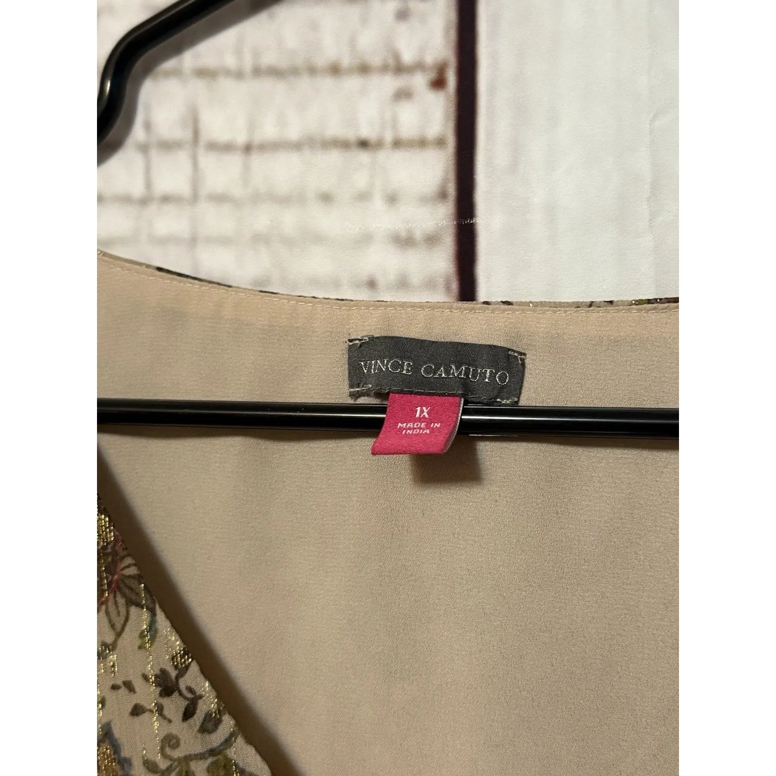 Vince Camuto Blouse Top Gold Paisley All Over Print V Neck Long Sleeve Size 1X - Image 5