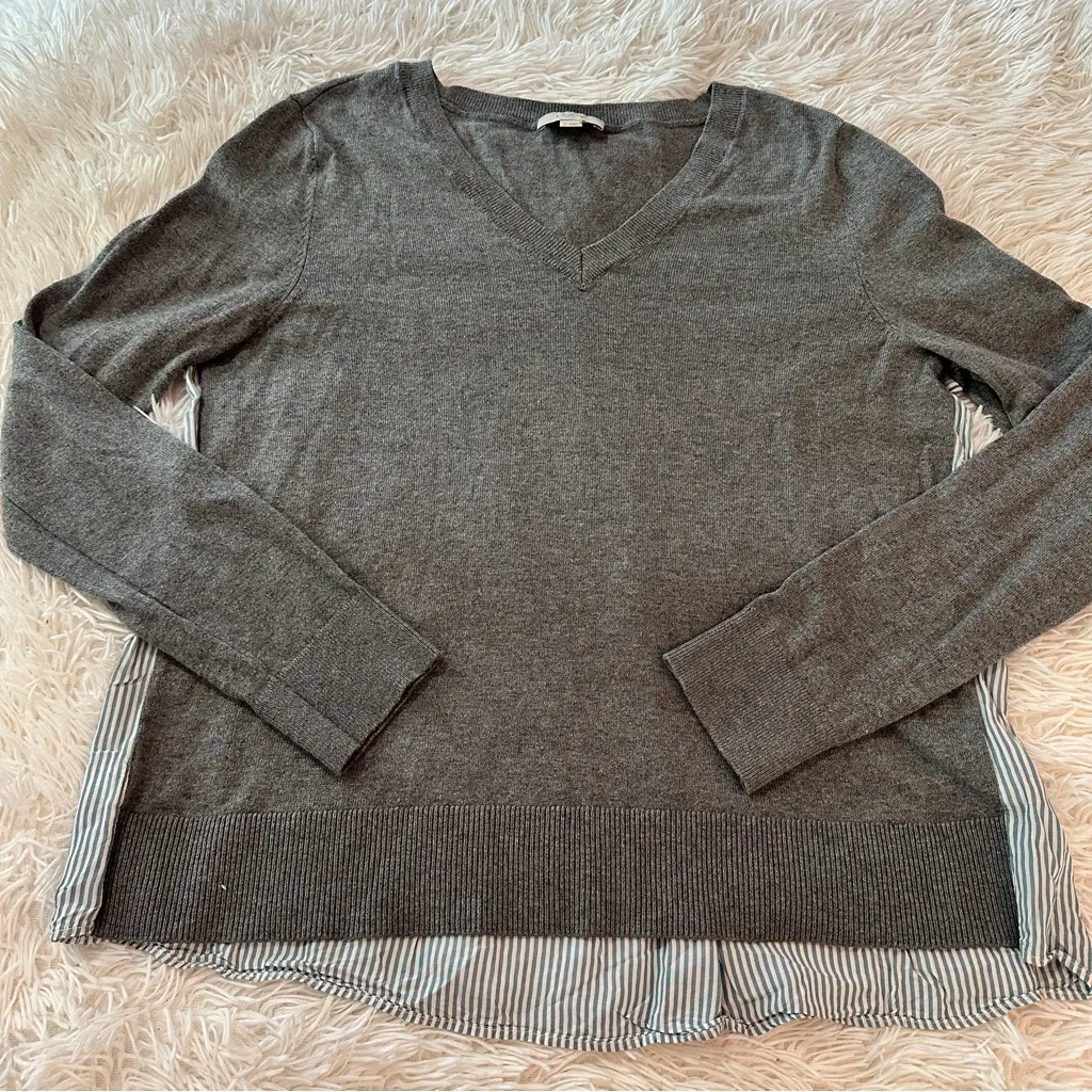 LOFT Outlet Gray Mixed Media V-Neck Sweater Size M – Striped Back Panel - Image 14