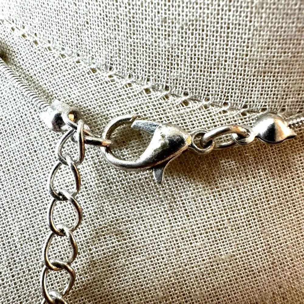 Kenneth Cole green beaded pendant necklace - Image 4