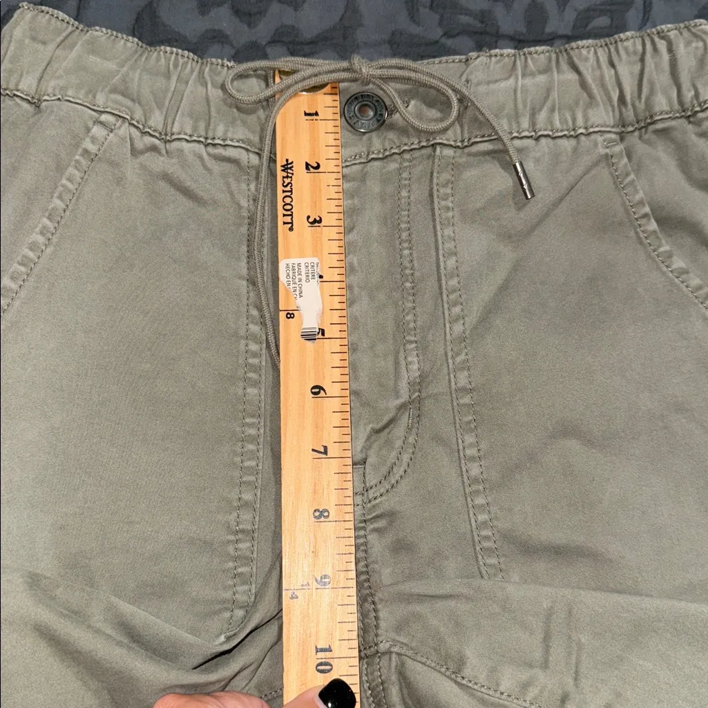 American Eagle women’s size 6 regular super stretch cargo joggers green elastic - Image 9