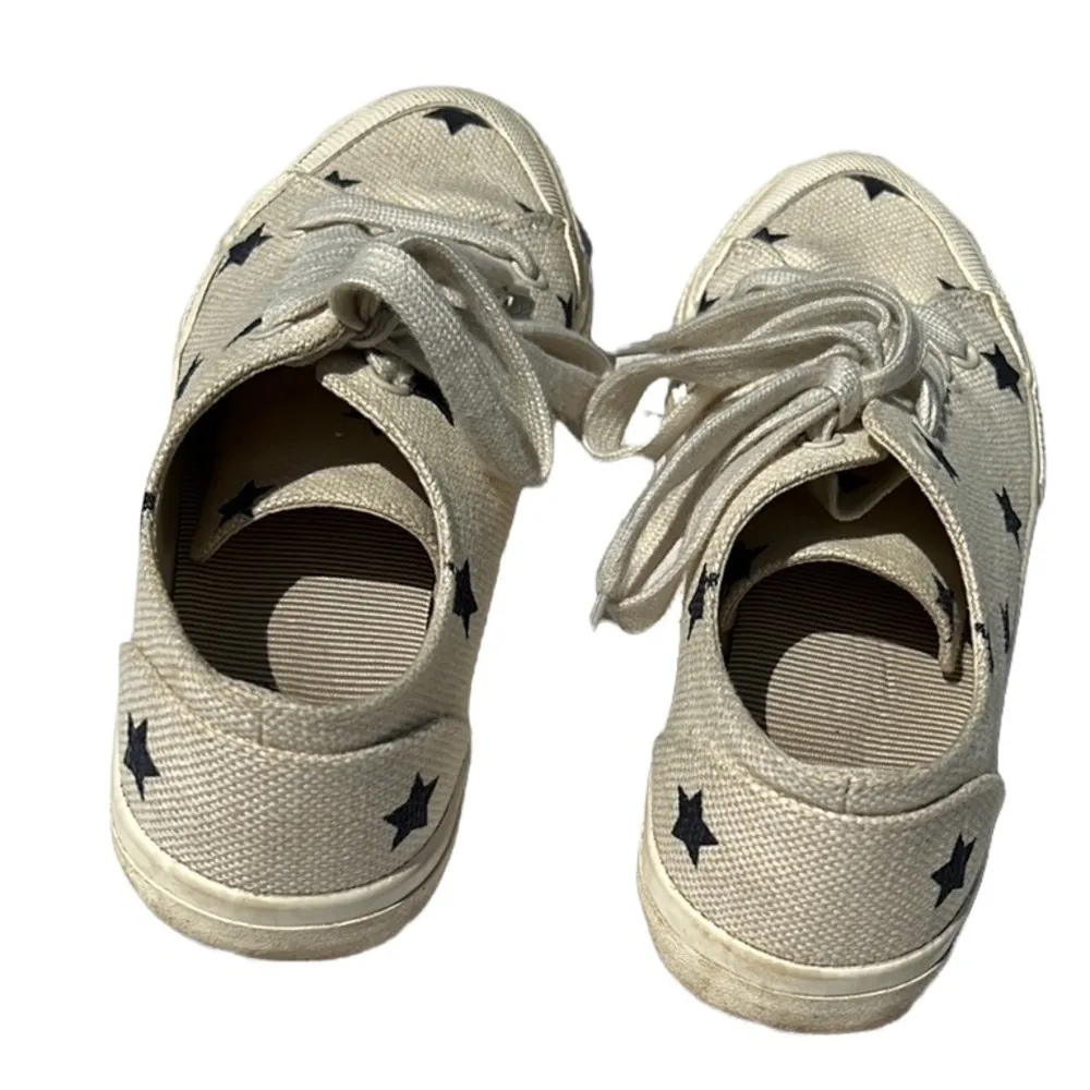 Universal Thread Cream/Navy Blue Stars Canvas Sneakers Size 9 - Image 6