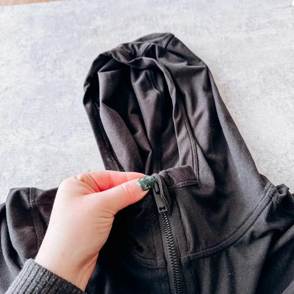 Rae Mode Black Hooded Pull Over Sweatshirt Size Small - Image 5