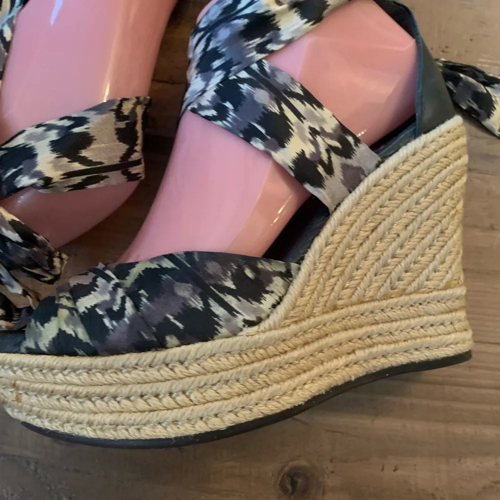 UGG Espadrille Wedge Sandals Shoes Rattan Size 6 - Image 3