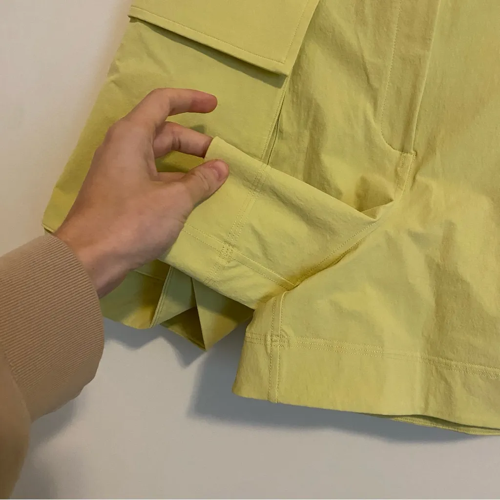 NWT Lululemon Relaxed Fit SHR Cargo Short size 6 - Image 4