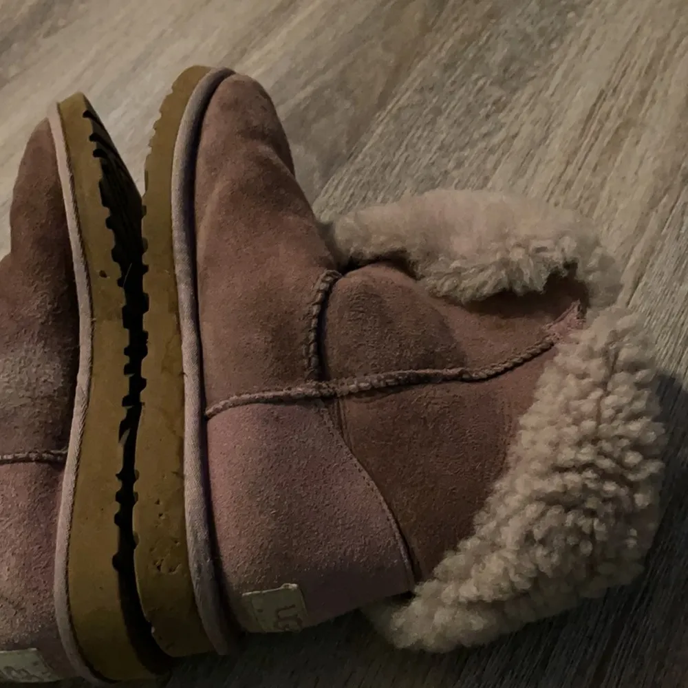 UGG Bailey Button Boot Size 6 - Image 8