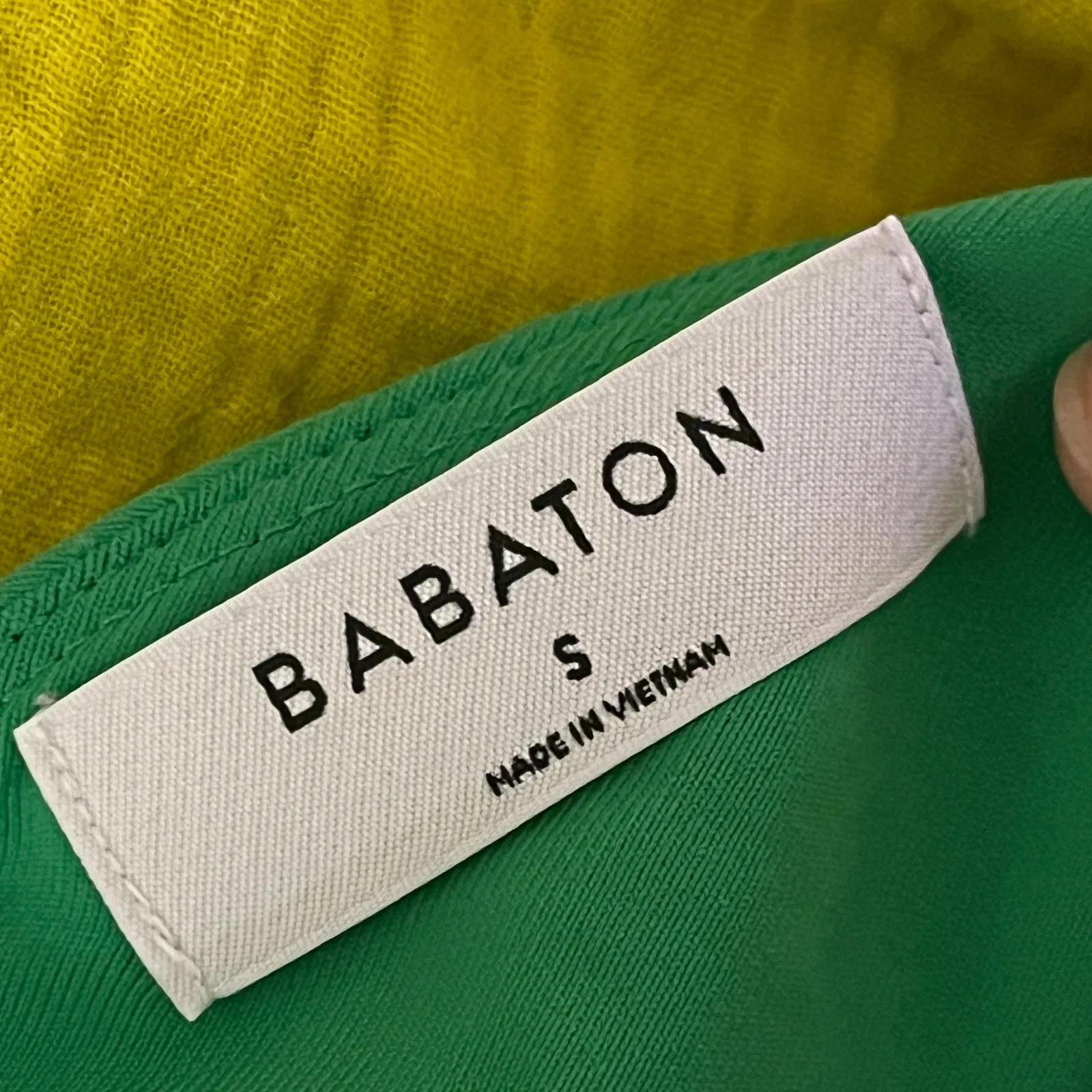 Aritzia Babaton Women's Contour Green V-Neck Sleeveless Bodysuit Size Small - Image 3