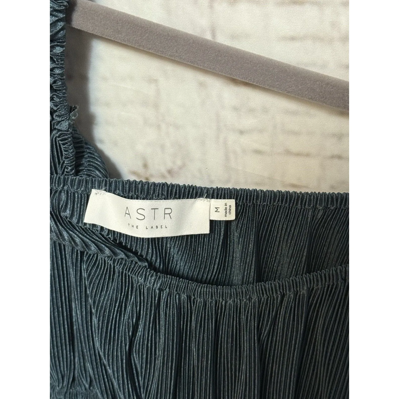 ASTR The Label Ziva Top Pleated Balloon Sleeve Plisse Blouse Deep Teal Medium - Image 5