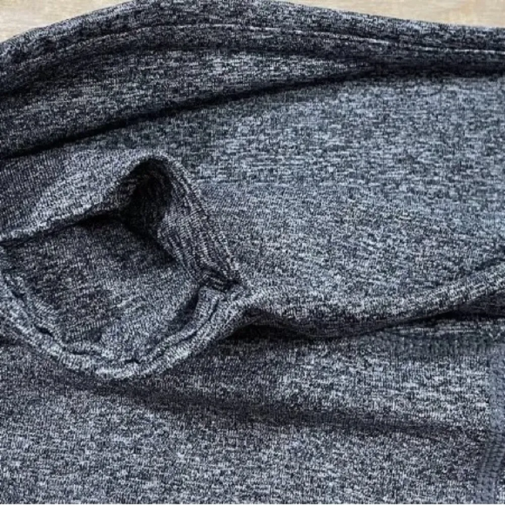 Women's Pro Player Capri Leggings/Yoga
Multicolor Gray, Peach, Blue Like New - Image 2