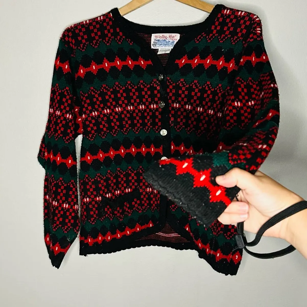 Vintage Tally Ho Christmas Red Long Sleeve Button Front Cardigan Size M - Image 3