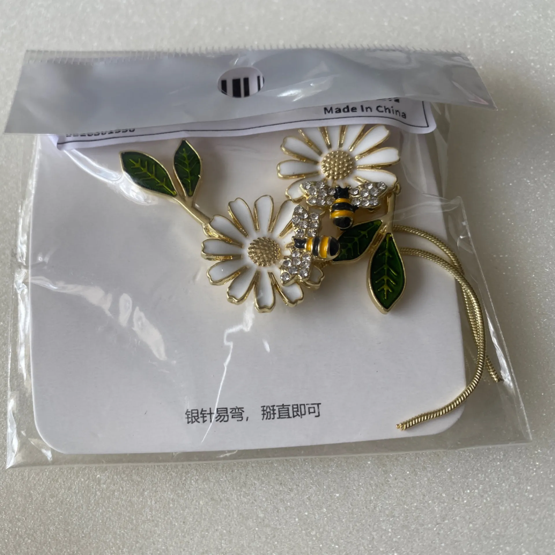 Daisy leaf bee design cute enamel dangle zinc alloy earrings faux fashion jewelr Gold - Image 7