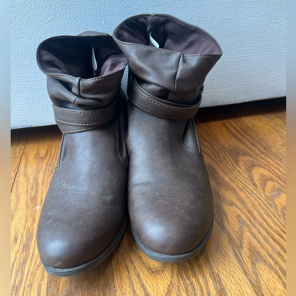 American Eagle Heel Booties Size 8.5 - Image 3