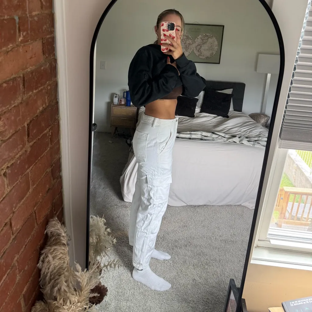 Universal Threads White cargo pants - Image 3